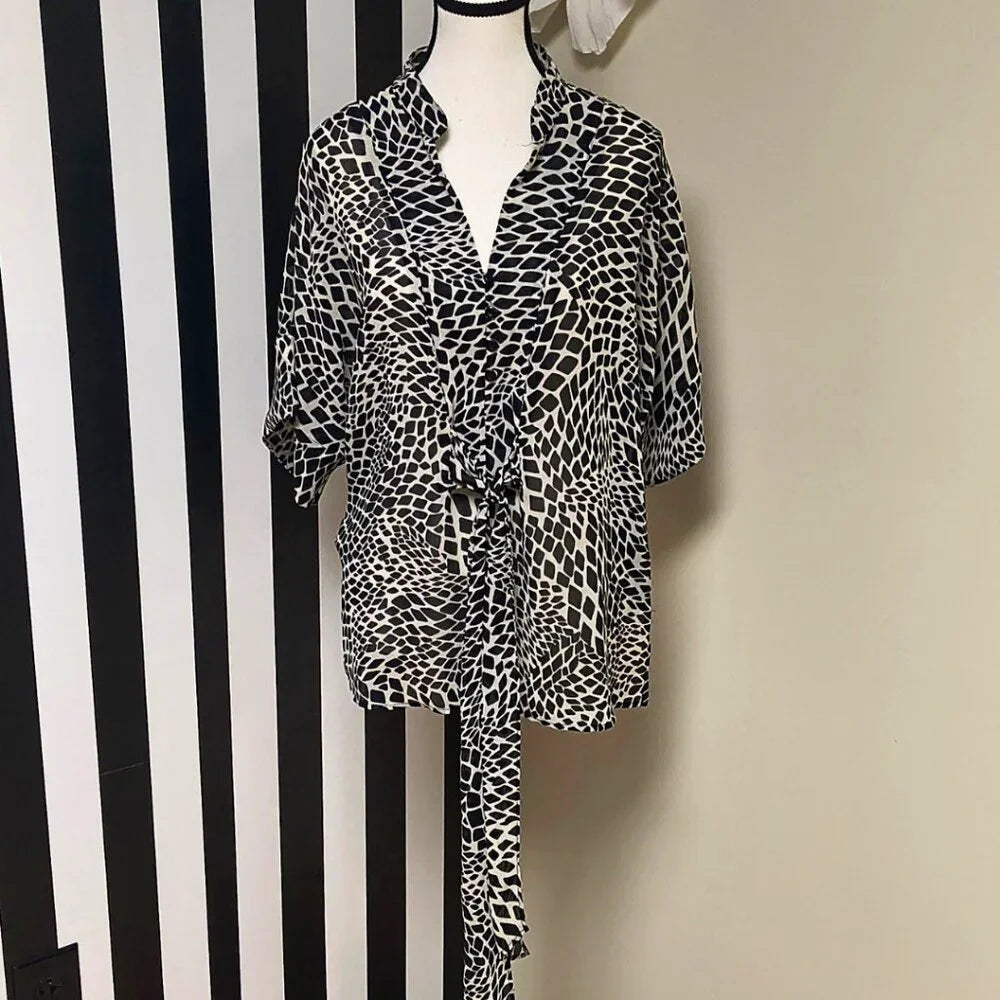 Emma James Black and White Geometric Design Blouse Front Tie Size 14— Preloved